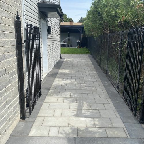 Trottoir en pavé-uni à Ste-Dorothé